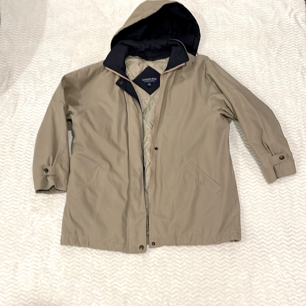 Ladies limited edition London Fog coat. XL